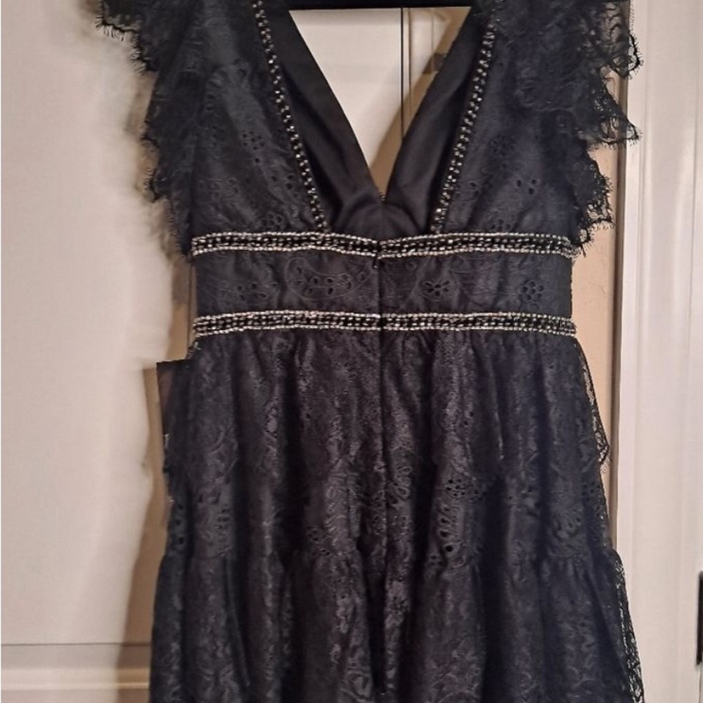 Mac Duggal 41013 Short Embellished Cocktail
Dress Size 4